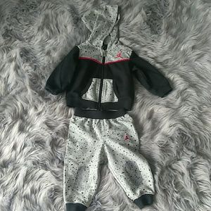 A Michael Jordan sweat suit for baby boy